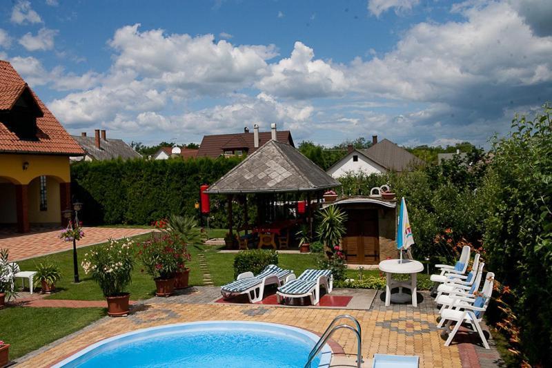 Holp Panzio Hotel Balatonfoldvar Exterior photo