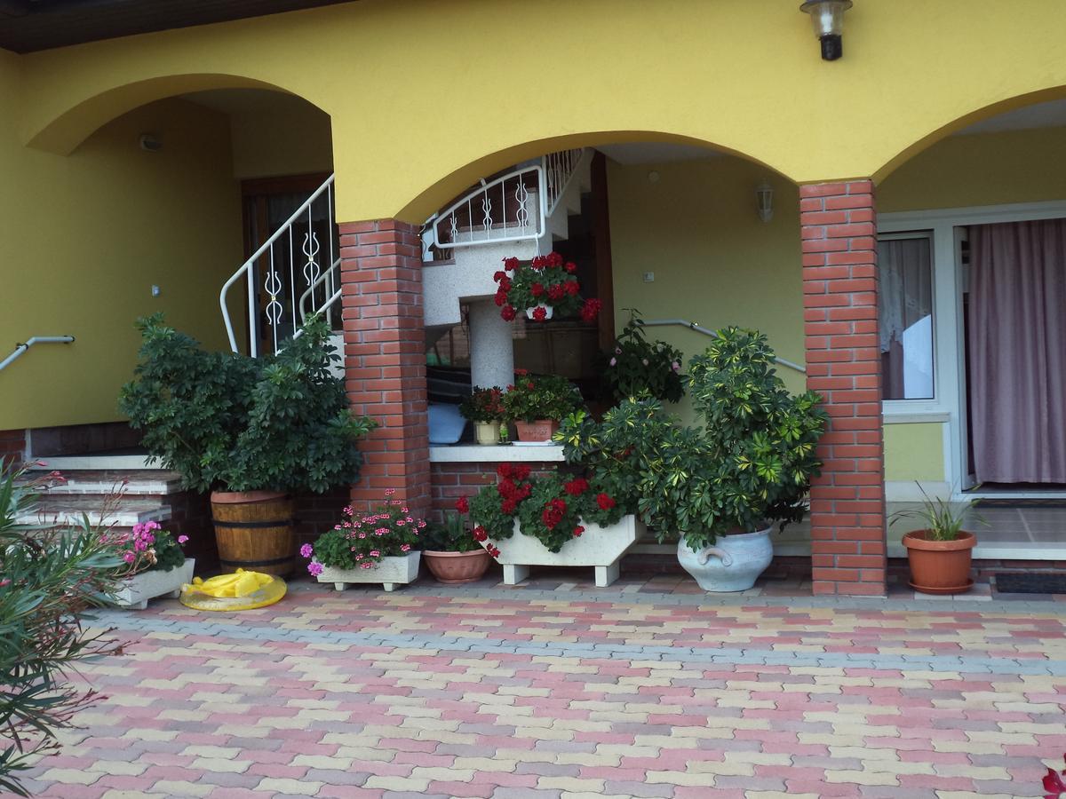 Holp Panzio Hotel Balatonfoldvar Exterior photo