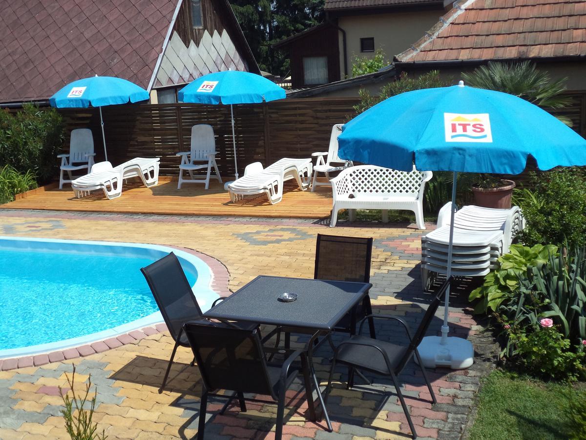Holp Panzio Hotel Balatonfoldvar Exterior photo