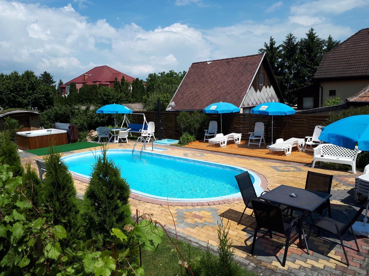 Holp Panzio Hotel Balatonfoldvar Exterior photo